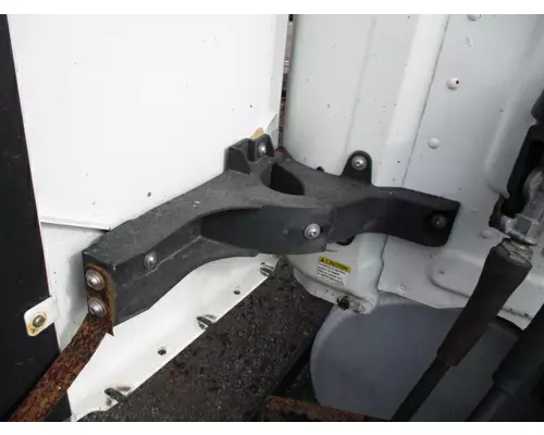 FREIGHTLINER CASCADIA 125 FAIRING BRACKETMOUNT