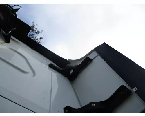 FREIGHTLINER CASCADIA 125 FAIRING BRACKETMOUNT