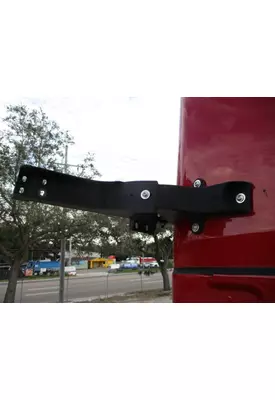 FREIGHTLINER CASCADIA 125 FAIRING BRACKET/MOUNT