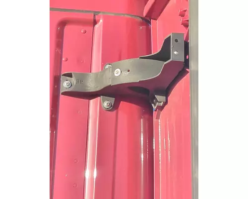 FREIGHTLINER CASCADIA 125 FAIRING BRACKETMOUNT