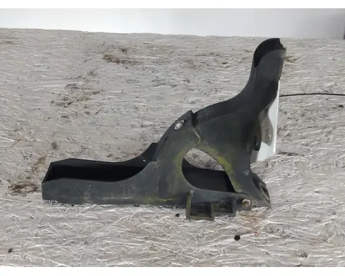 FREIGHTLINER CASCADIA 125 FAIRING BRACKETMOUNT