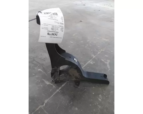 FREIGHTLINER CASCADIA 125 FAIRING BRACKETMOUNT