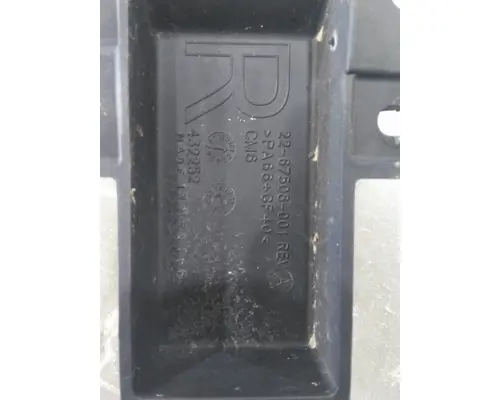 FREIGHTLINER CASCADIA 125 FAIRING BRACKETMOUNT