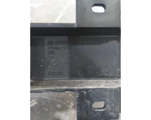 FREIGHTLINER CASCADIA 125 FAIRING BRACKETMOUNT