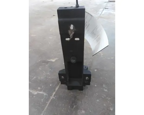 FREIGHTLINER CASCADIA 125 FAIRING BRACKETMOUNT