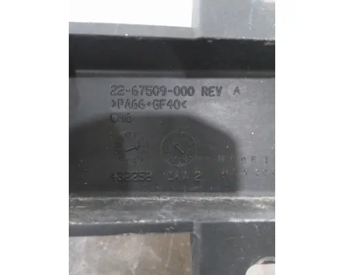 FREIGHTLINER CASCADIA 125 FAIRING BRACKETMOUNT