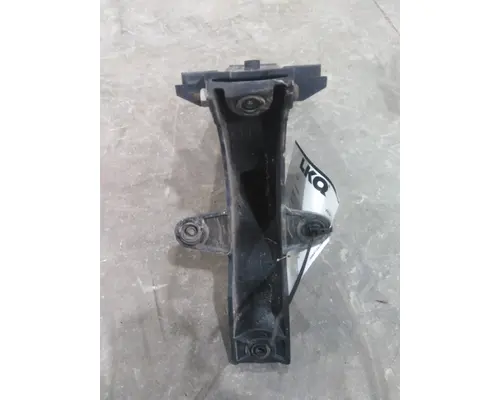 FREIGHTLINER CASCADIA 125 FAIRING BRACKETMOUNT