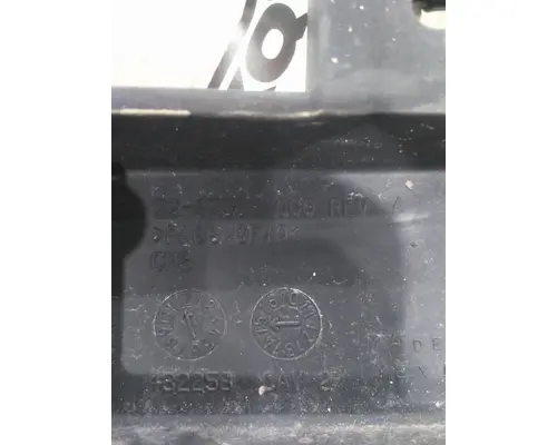 FREIGHTLINER CASCADIA 125 FAIRING BRACKETMOUNT