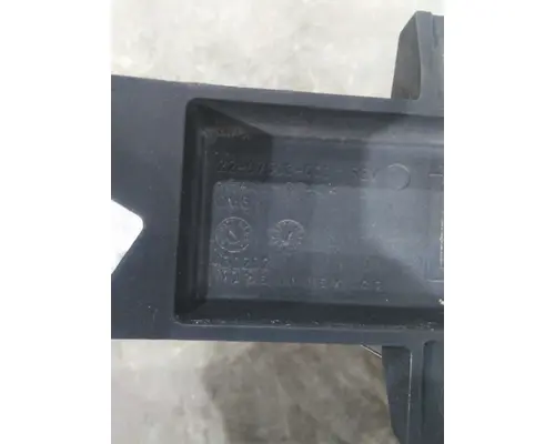 FREIGHTLINER CASCADIA 125 FAIRING BRACKETMOUNT