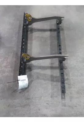 FREIGHTLINER CASCADIA 125 FAIRING BRACKET/MOUNT