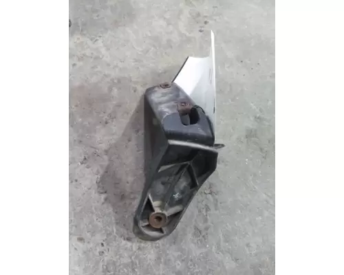 FREIGHTLINER CASCADIA 125 FAIRING BRACKETMOUNT