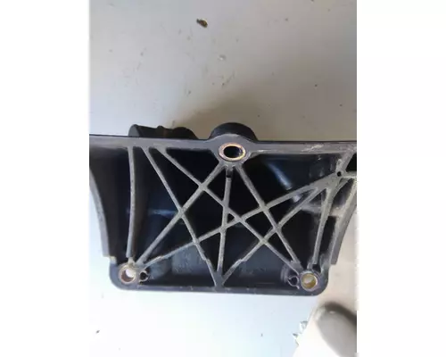 FREIGHTLINER CASCADIA 125 FAIRING BRACKETMOUNT