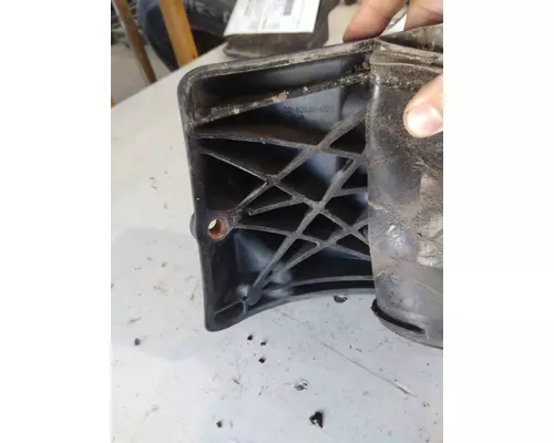FREIGHTLINER CASCADIA 125 FAIRING BRACKETMOUNT