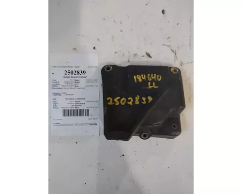 FREIGHTLINER CASCADIA 125 FAIRING BRACKETMOUNT