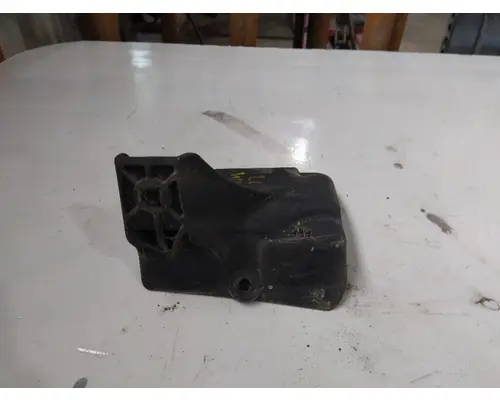 FREIGHTLINER CASCADIA 125 FAIRING BRACKETMOUNT