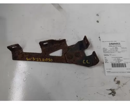 FREIGHTLINER CASCADIA 125 FAIRING BRACKETMOUNT