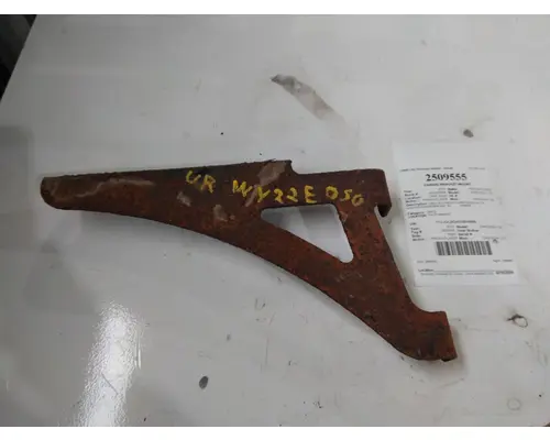 FREIGHTLINER CASCADIA 125 FAIRING BRACKETMOUNT