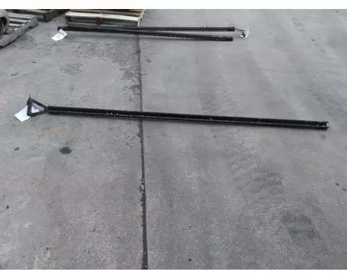 FREIGHTLINER CASCADIA 125 FAIRING BRACKETMOUNT