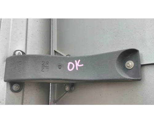 FREIGHTLINER CASCADIA 125 FAIRING BRACKET/MOUNT