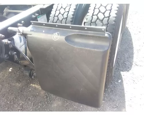 FREIGHTLINER CASCADIA 125 FENDER, QUARTERHALF REAR