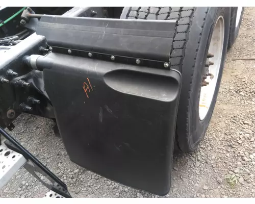 FREIGHTLINER CASCADIA 125 FENDER, QUARTERHALF REAR