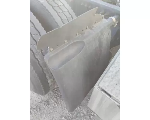 FREIGHTLINER CASCADIA 125 FENDER, QUARTERHALF REAR