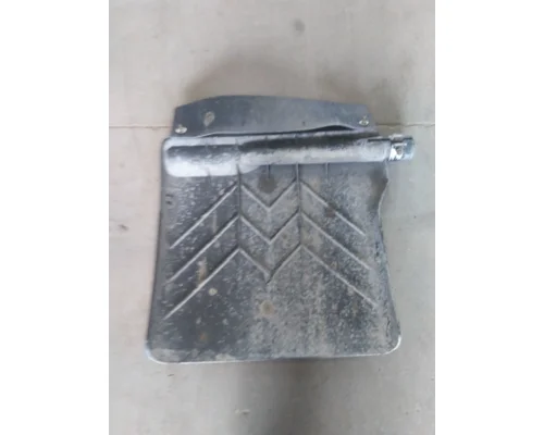 FREIGHTLINER CASCADIA 125 FENDER, QUARTERHALF REAR