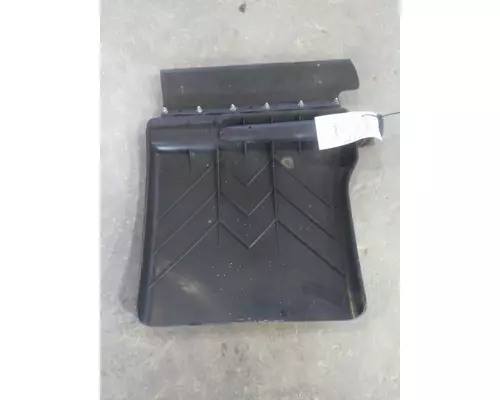 FREIGHTLINER CASCADIA 125 FENDER, QUARTERHALF REAR