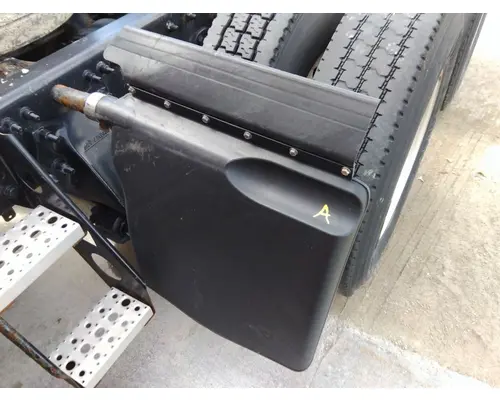 FREIGHTLINER CASCADIA 125 FENDER, QUARTERHALF REAR