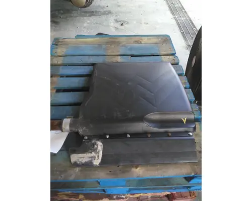 FREIGHTLINER CASCADIA 125 FENDER, QUARTERHALF REAR