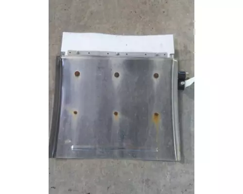 FREIGHTLINER CASCADIA 125 FENDER, QUARTERHALF REAR