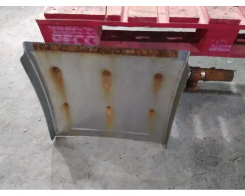 FREIGHTLINER CASCADIA 125 FENDER, QUARTERHALF REAR