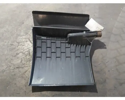 FREIGHTLINER CASCADIA 125 FENDER, QUARTERHALF REAR