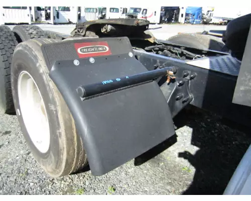 FREIGHTLINER CASCADIA 125 FENDER, QUARTERHALF REAR