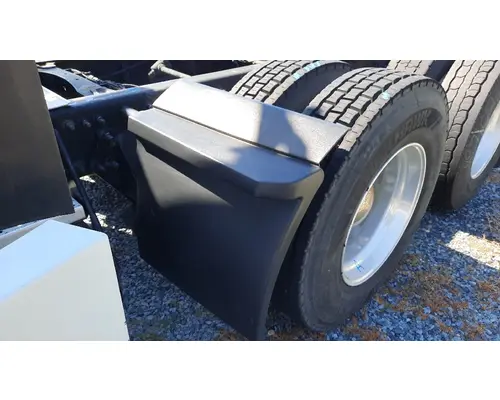 FREIGHTLINER CASCADIA 125 FENDER, QUARTERHALF REAR
