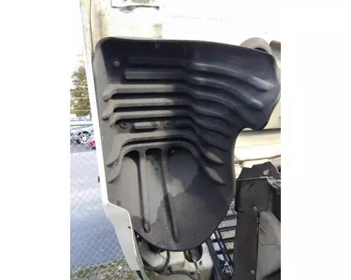 FREIGHTLINER CASCADIA 125 FENDER, SPLASH SHIELDGUARD