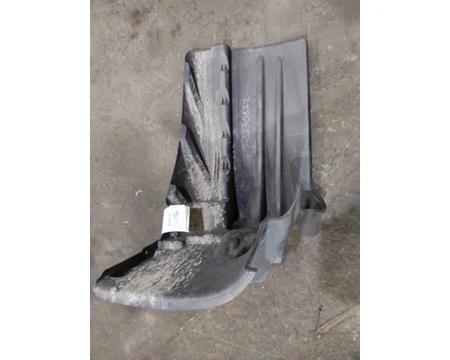FREIGHTLINER CASCADIA 125 FENDER, SPLASH SHIELDGUARD