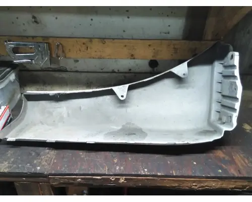 FREIGHTLINER CASCADIA 125 FENDER EXTENSION