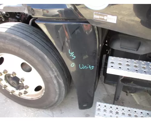 FREIGHTLINER CASCADIA 125 FENDER EXTENSION