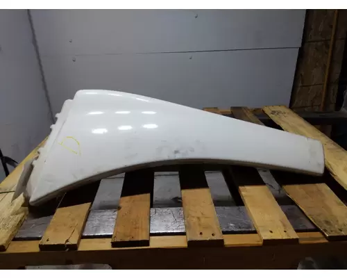 FREIGHTLINER CASCADIA 125 FENDER EXTENSION