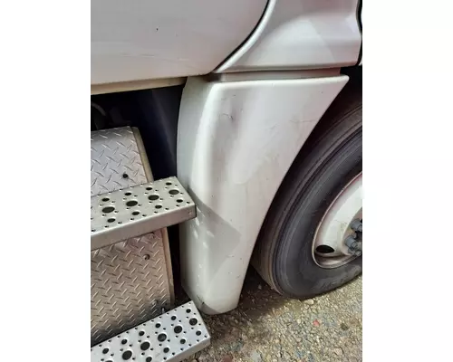 FREIGHTLINER CASCADIA 125 FENDER EXTENSION