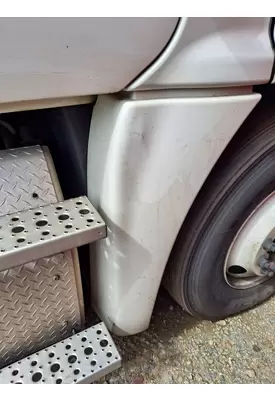 FREIGHTLINER CASCADIA 125 FENDER EXTENSION