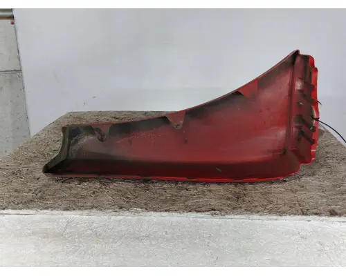 FREIGHTLINER CASCADIA 125 FENDER EXTENSION