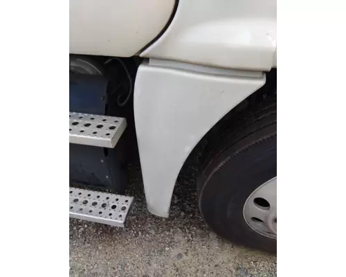 FREIGHTLINER CASCADIA 125 FENDER EXTENSION