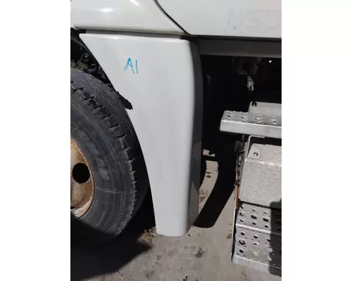 FREIGHTLINER CASCADIA 125 FENDER EXTENSION