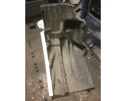 FREIGHTLINER CASCADIA 125 FENDER EXTENSION