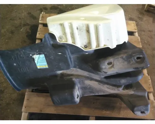 FREIGHTLINER CASCADIA 125 FENDER EXTENSION