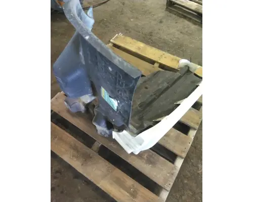 FREIGHTLINER CASCADIA 125 FENDER EXTENSION