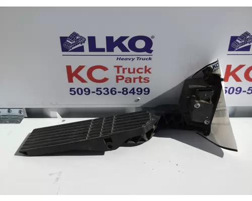 FREIGHTLINER CASCADIA 125 FOOT PEDAL