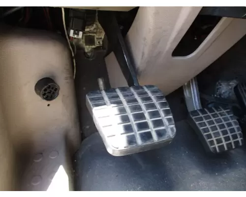 FREIGHTLINER CASCADIA 125 FOOT PEDAL
